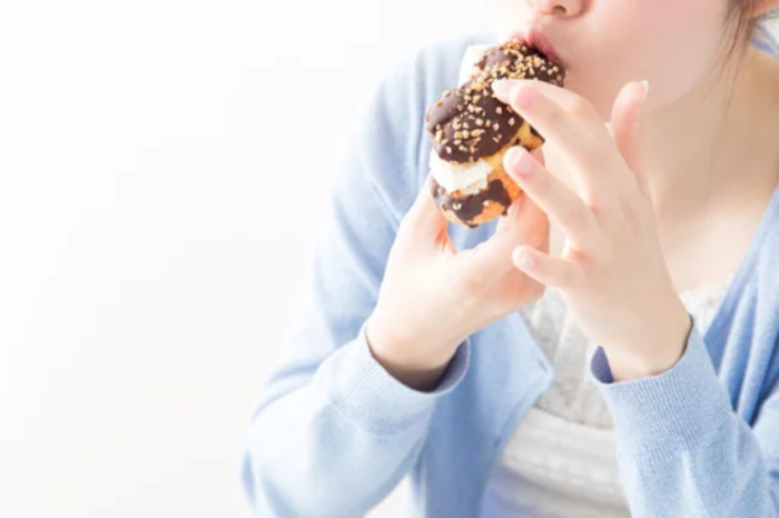 自分へのご褒美でスイーツ食べる