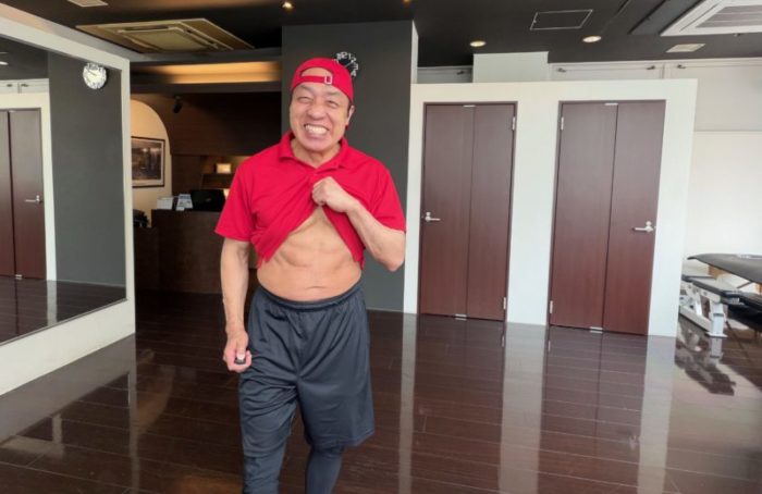 シェイプボディトレーナーシュワルツ浅井は今でも腹筋が割れている！