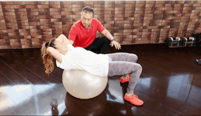 引き締める、代謝を上げる 効果：カラダを引き締める、代謝を上げる トレーニングで引き締まったしなやかなカラダを作ります。